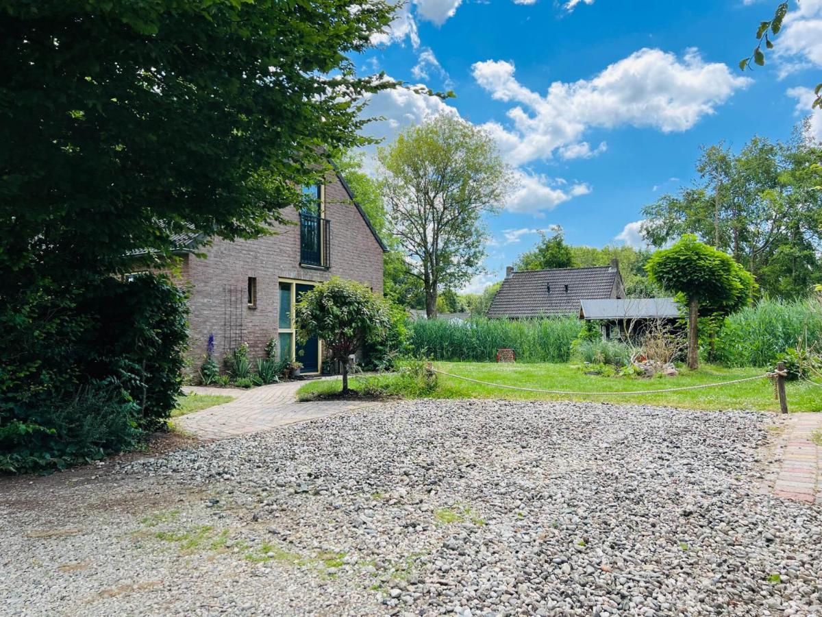 Supergezellig Vakantiehuis Met Hele Grote Tuin Bij Nijmegen Ewijk Extérieur photo