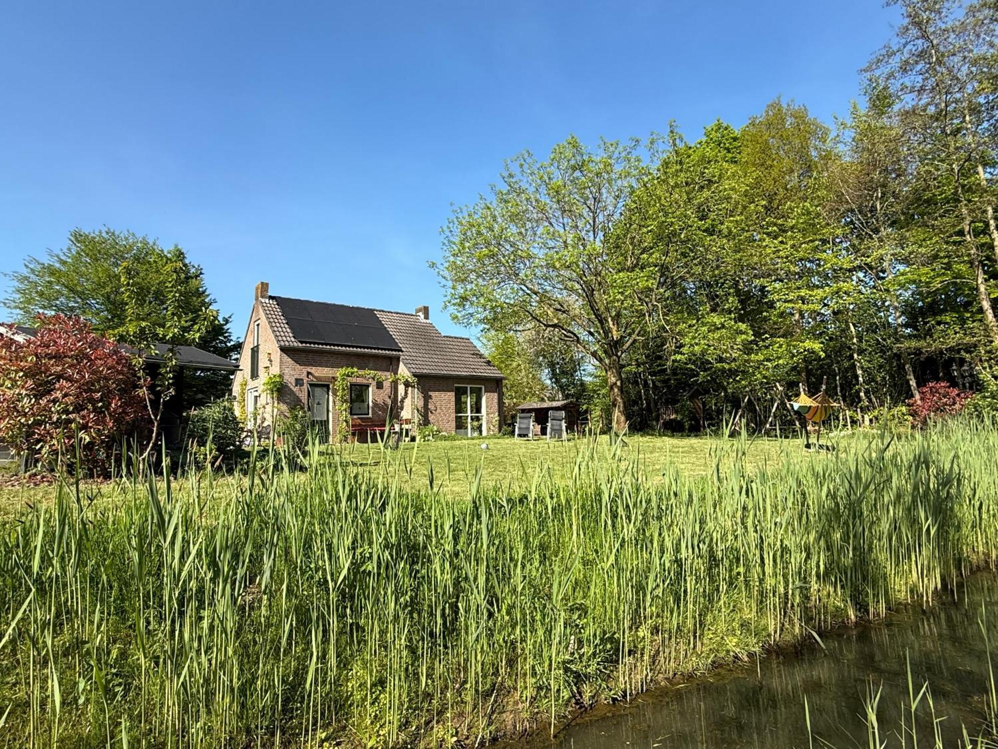 Supergezellig Vakantiehuis Met Hele Grote Tuin Bij Nijmegen Ewijk Extérieur photo